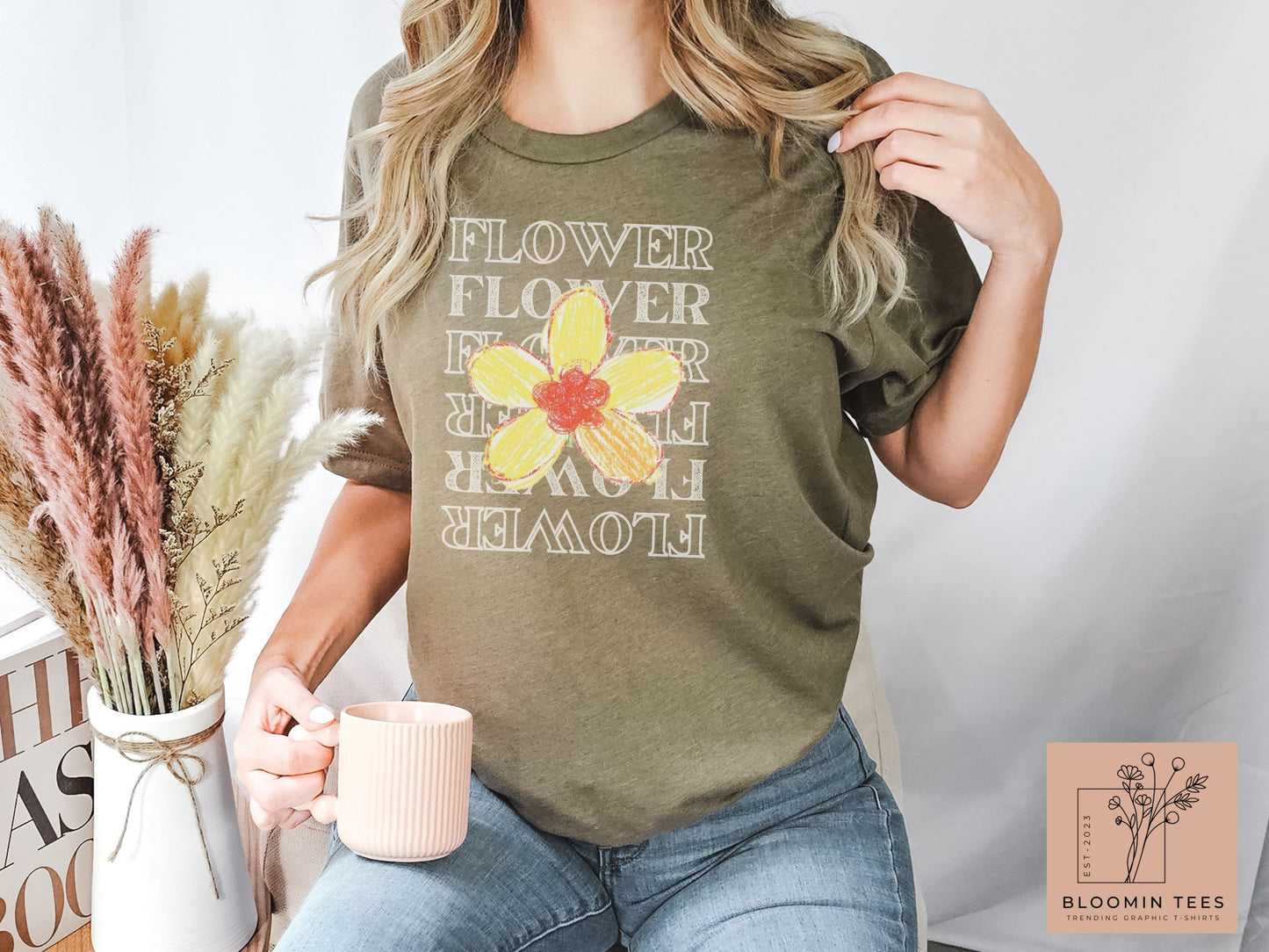 Minimalist Flower T-shirt, Vintage Floral Graphic Tee, Gift for Her